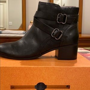 UNISA Black leather booties NIB